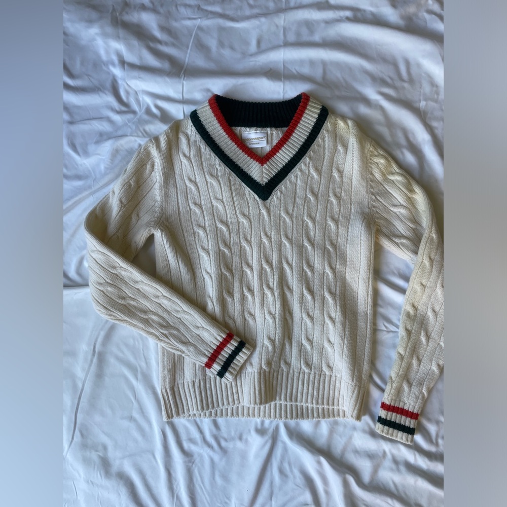 Uomosport Donnasport white wool sweater with striped edges!